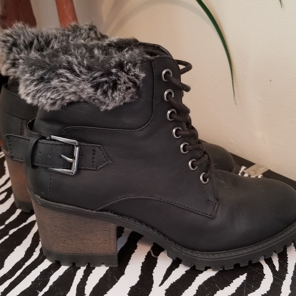 Black fur lined boots